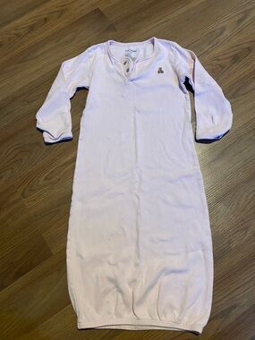 ✨8/$10. GAP Light Pink Baby nightgown. 6-12 months